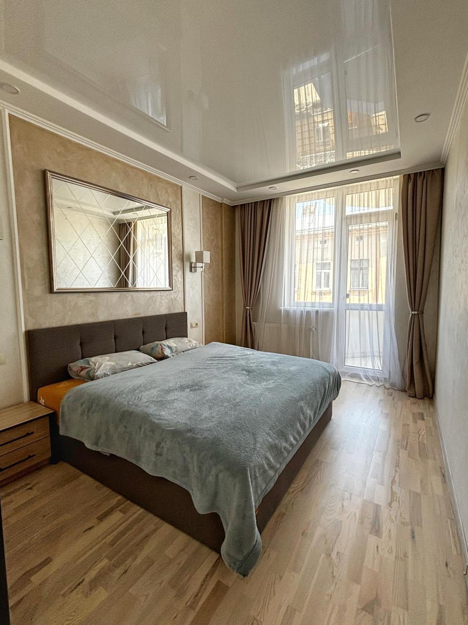 Apartment In Khmelnytsky Street Львов Экстерьер фото